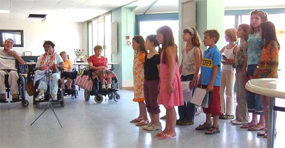 Petits chanteurs de Gap au foyer Albert Borel de l'APF