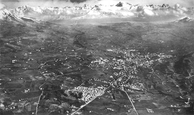 Vue aérienne de Gap en 1958