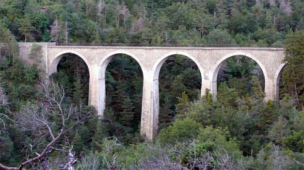 Viaduc sur le torrent du Buzon